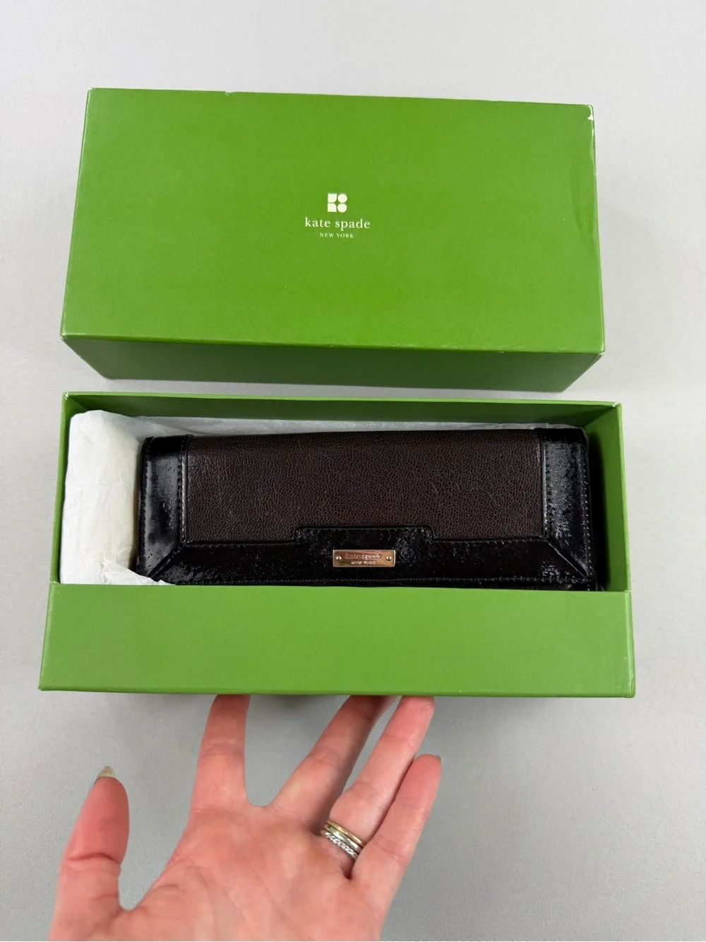 Kate Spade New York Leather Continental Wallet Brown Black Patent Leather Box